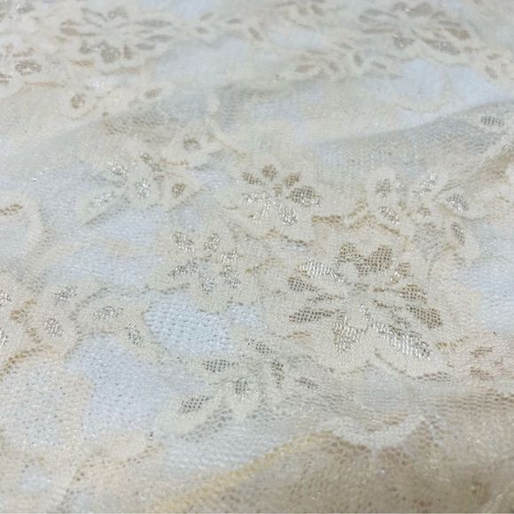 42Pops PLUS Cream Lace Shrug - Picture 3 of 4